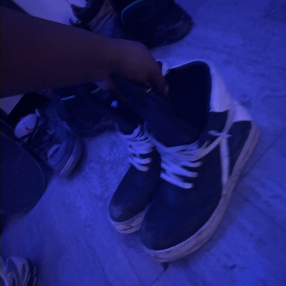 Black High-Top Sneakers with White Laces - Picture 3 of 4